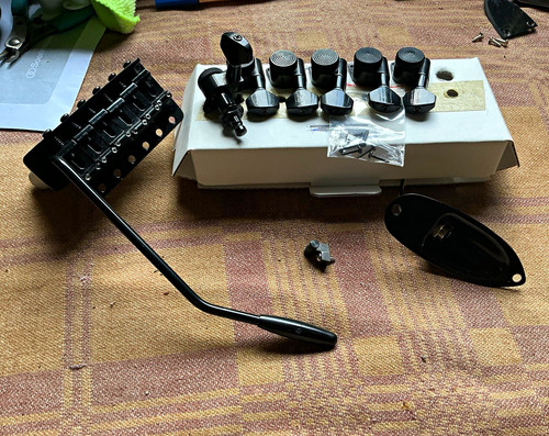 Locking tuner string tree - locking,