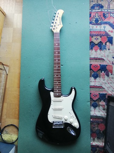 Gitarre von johnson alter - e-gitarre, johnson,